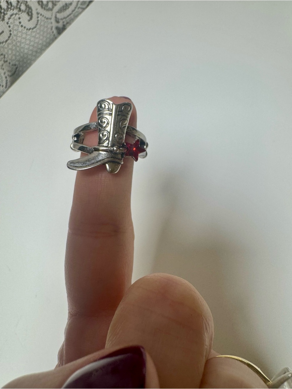 Silver-Tone Western Boot Ring with Red Spur- elastic band